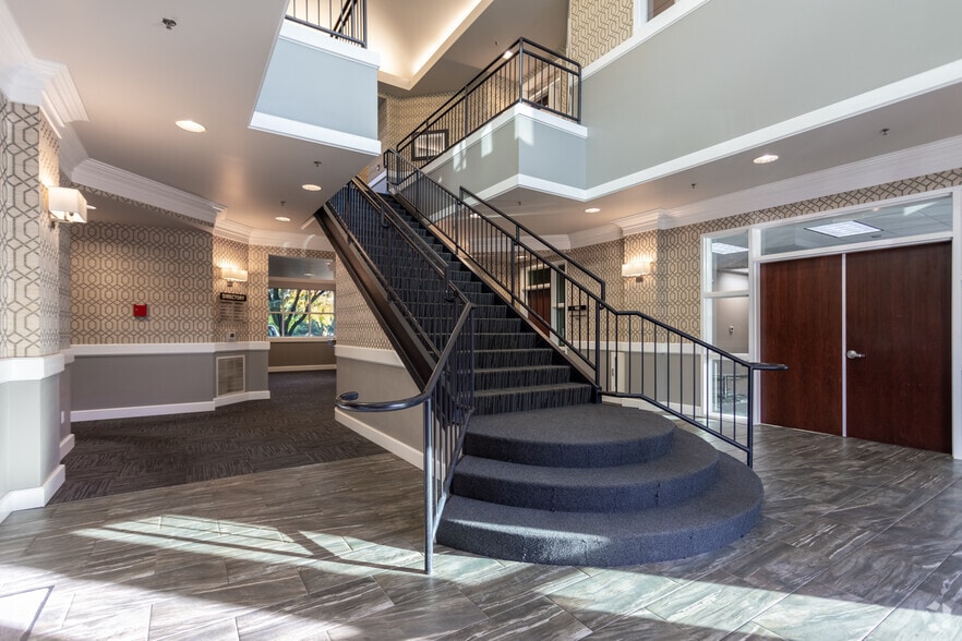 16508 SE 24th St, Vancouver, WA for lease - Lobby - Image 3 of 5
