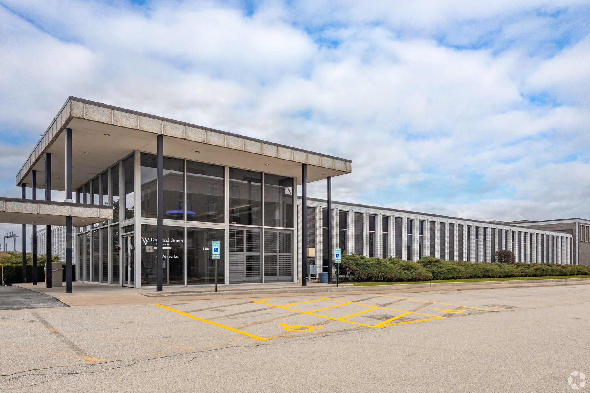 901 W Oakton St, Des Plaines, IL for sale Building Photo- Image 1 of 1