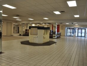 600-660 W Saint Germain St, Saint Cloud, MN for sale Interior Photo- Image 1 of 8