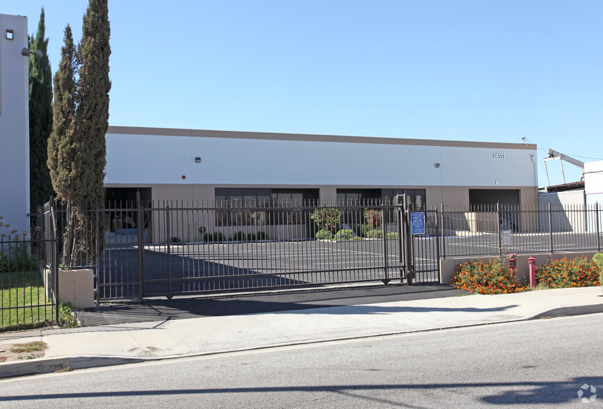 14111 S Main St, Los Angeles, CA for lease - Building Photo - Image 3 of 4