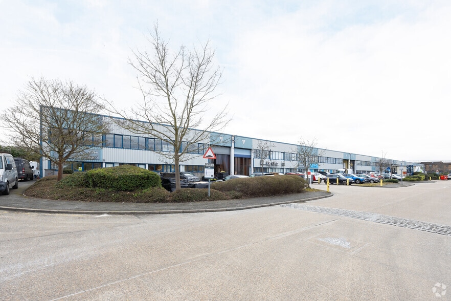 4 Streatham Rd, Mitcham for sale - Primary Photo - Image 1 of 1