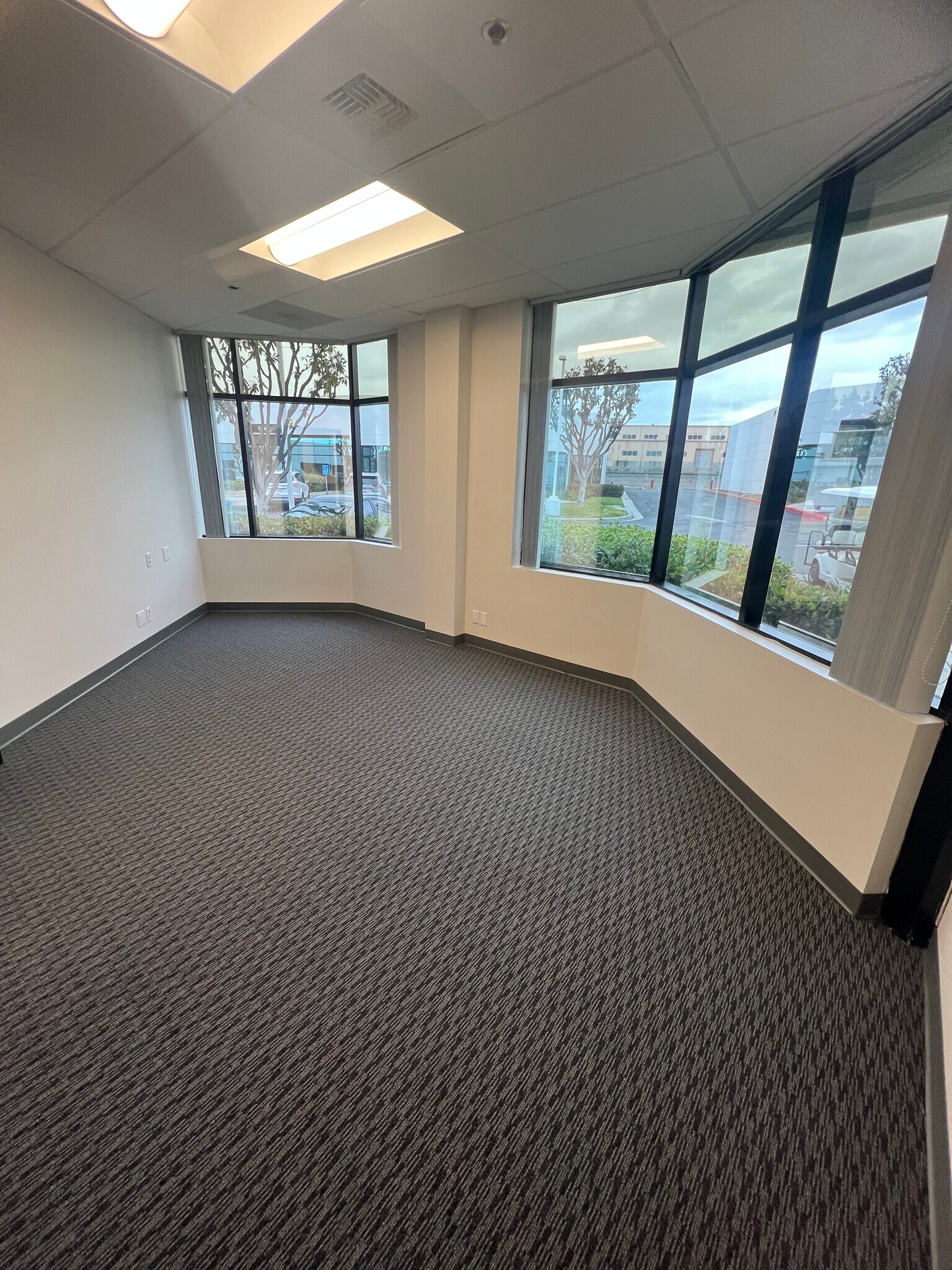 15375 Barranca Pky, Irvine, CA 92618 TriQuest Business Center