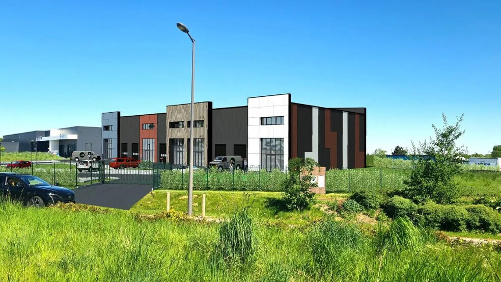 Retail in Mainvilliers for lease - Building Photo - Image 2 of 2