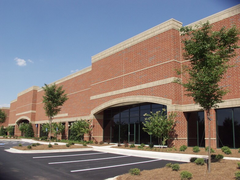 430 Satellite Blvd NW, Suwanee, GA for sale - Building Photo - Image 1 of 1