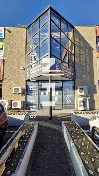 Retail in Villeneuve-Loubet for lease - Building Photo - Image 2 of 13