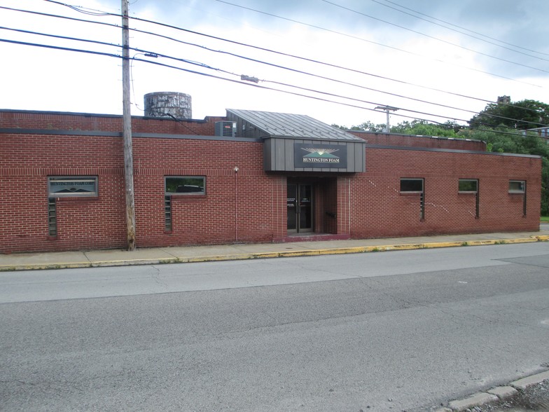 215 N 4th St, Jeannette, PA for sale - Building Photo - Image 1 of 1