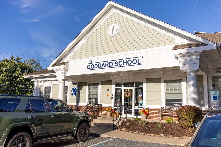 107 Main St, Sparta, NJ for sale - Primary Photo - Image 2 of 6