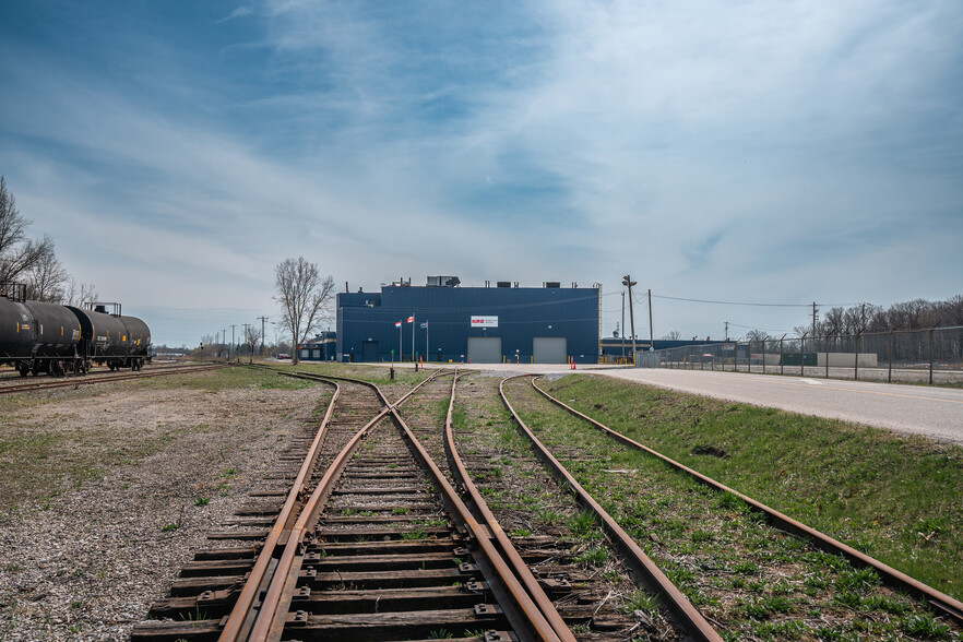 100 Hayes Rd, Thorold, ON à louer - Photo du bâtiment - Image 3 de 9