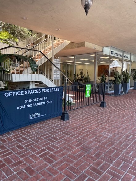 36 Malaga Cove Plz, Palos Verdes Estates, CA for lease - Building Photo - Image 3 of 5