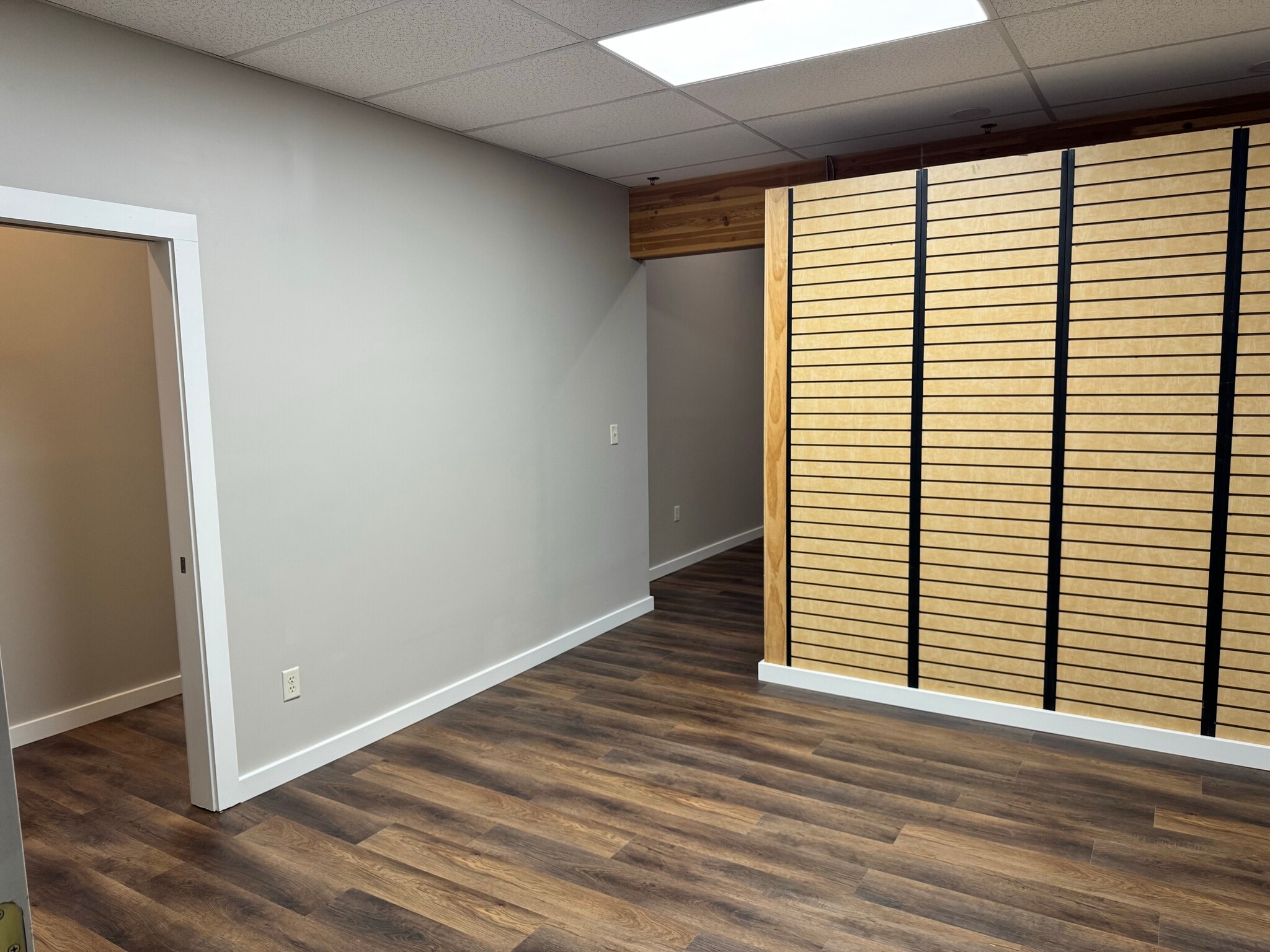 4020 Minnehaha Ave, Minneapolis, MN for lease Interior Photo- Image 1 of 4