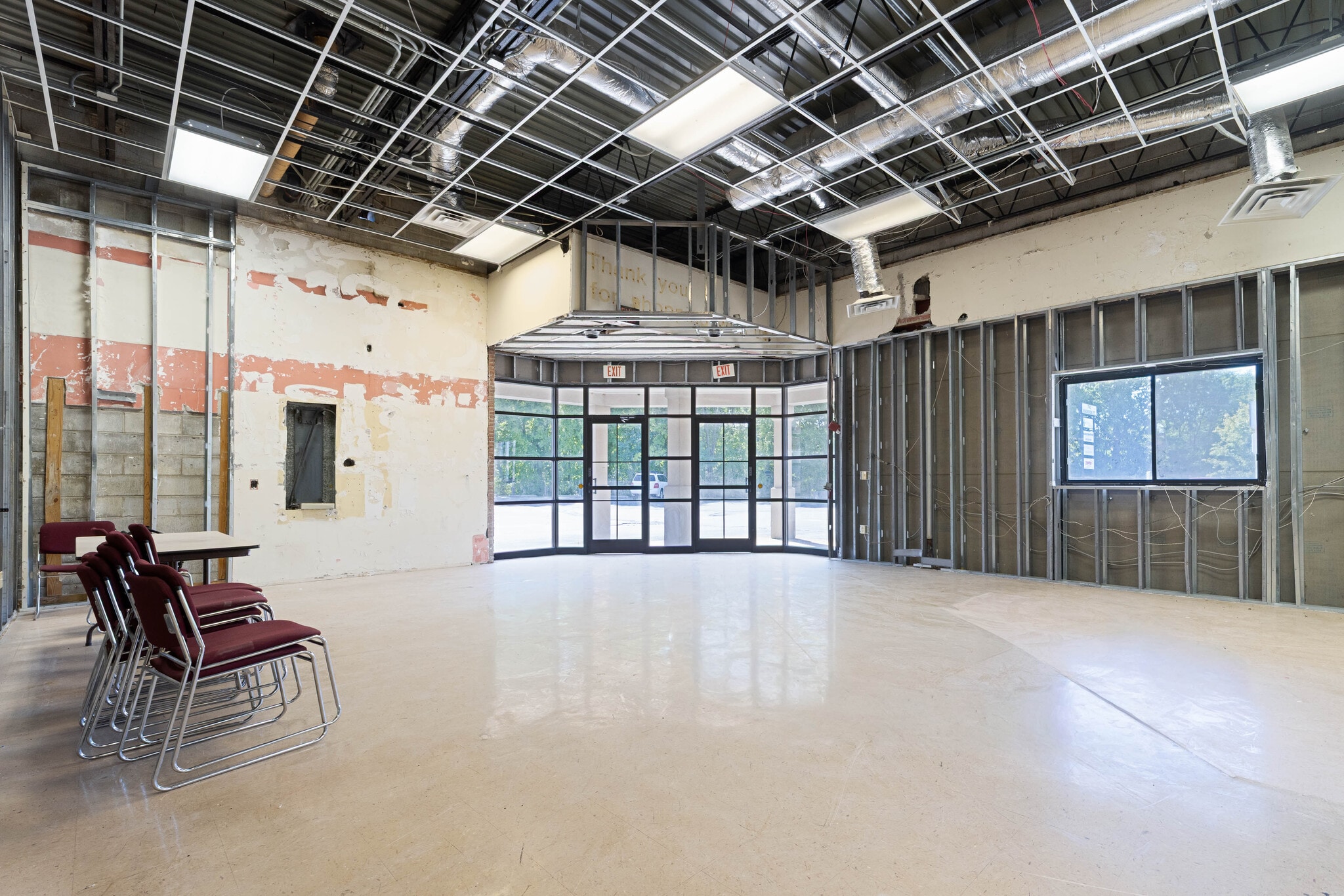 739 Madison St, Clarksville, TN for lease Interior Photo- Image 1 of 8