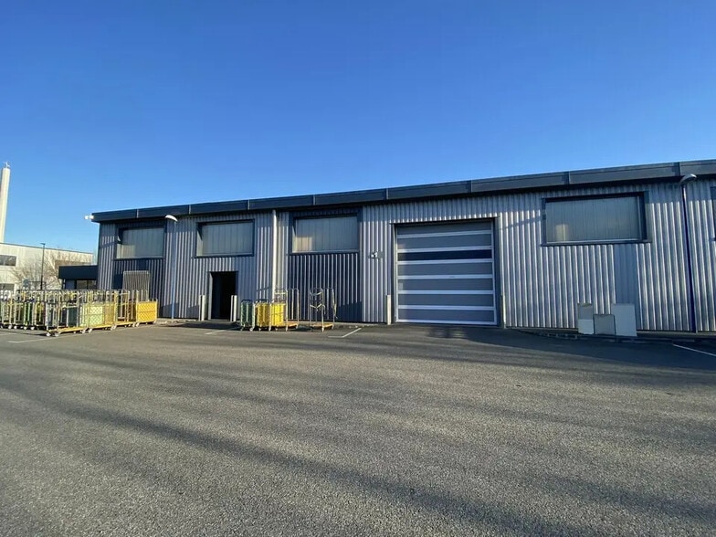 Office in Toulouse for lease - Building Photo - Image 2 of 7