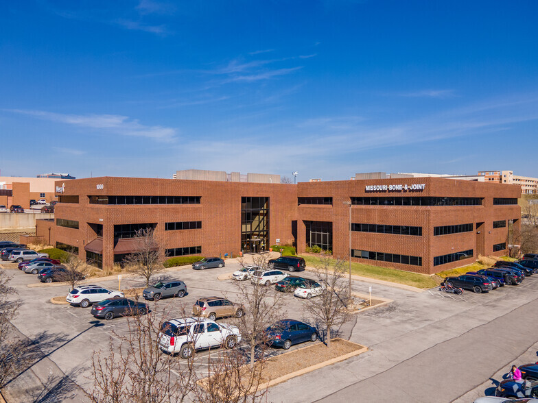 1000 Des Peres Rd, Des Peres, MO for lease - Building Photo - Image 1 of 9