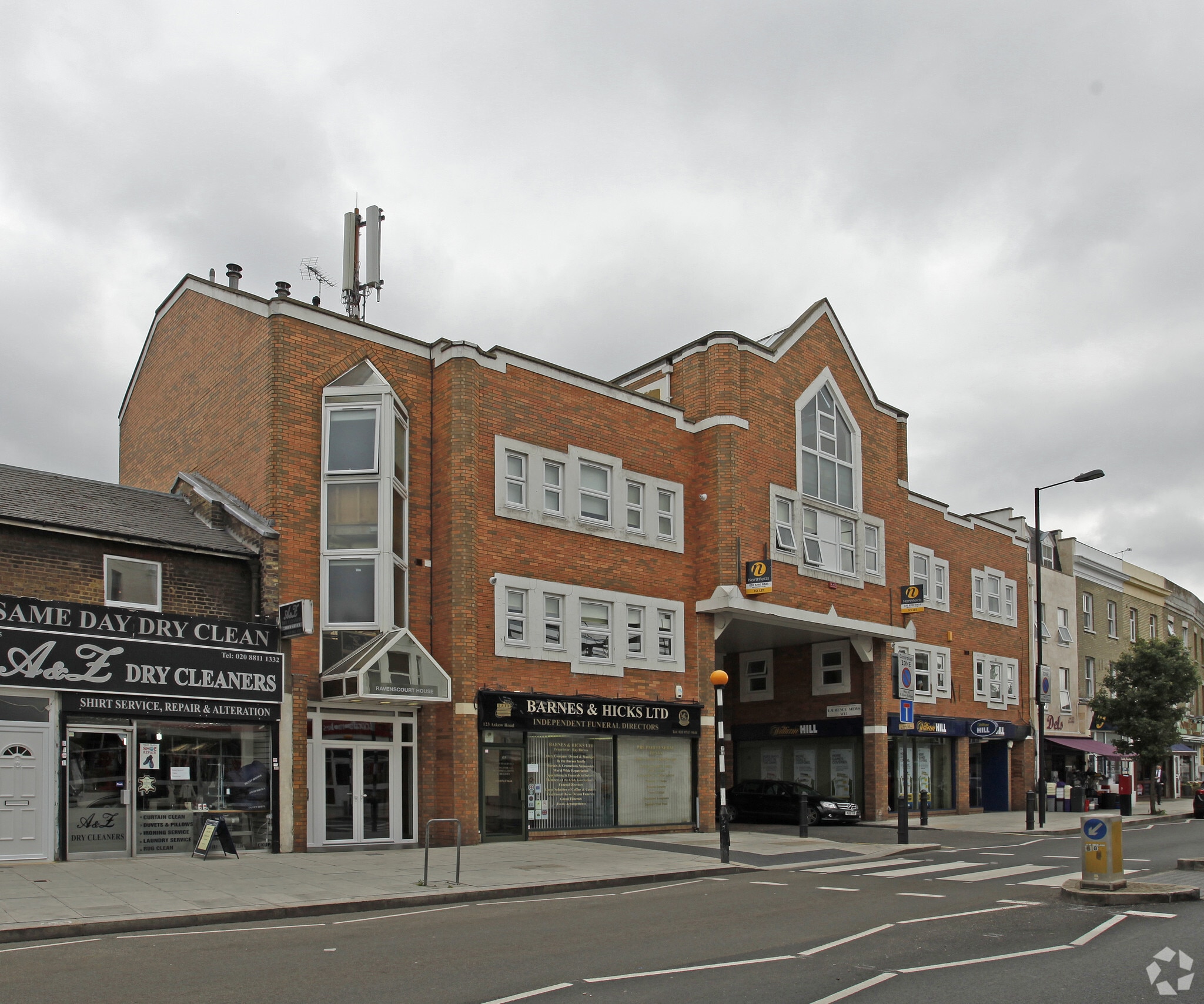 117-123 Askew Rd, London for sale Primary Photo- Image 1 of 1