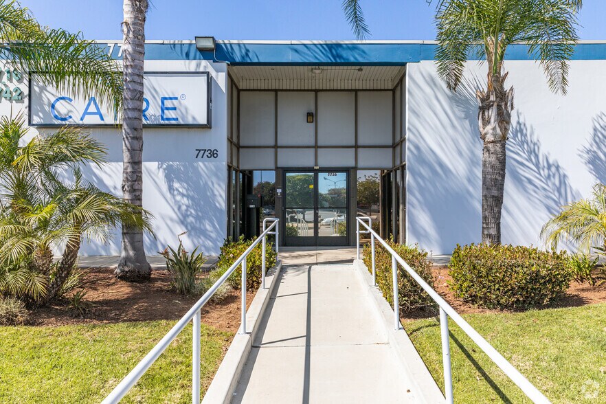 7716-7742 Clairemont Mesa Blvd, San Diego, CA for lease - Building Photo - Image 3 of 3