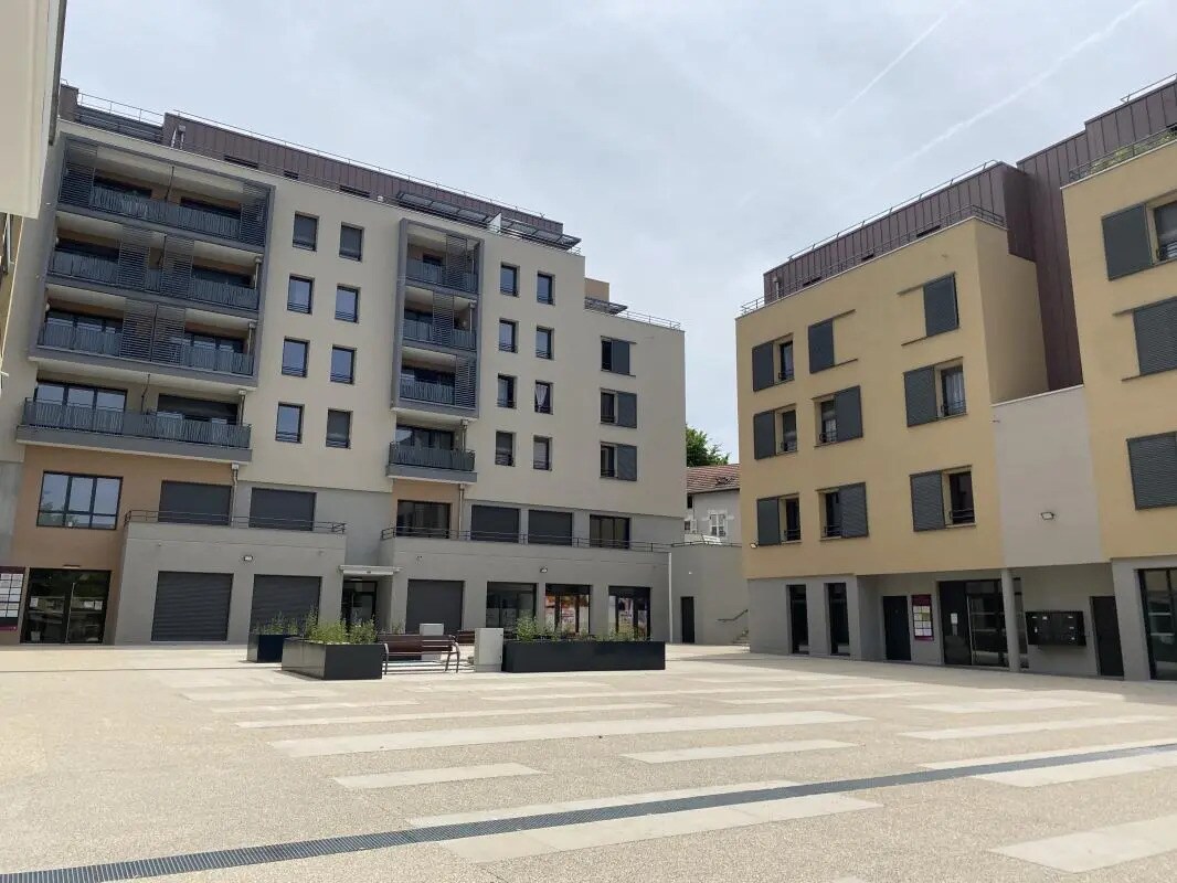 45 Place De La Vieille Porte, Belley for lease Building Photo- Image 1 of 3