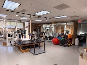 1350 Rt 23, Wayne, NJ for lease Interior Photo- Image 2 of 4