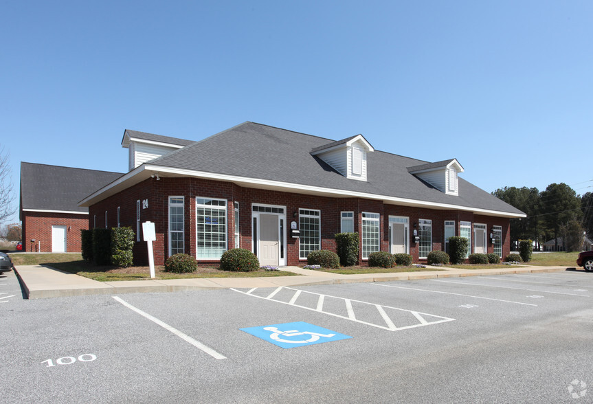 124 Byrd Way, Warner Robins, GA for sale - Primary Photo - Image 1 of 1