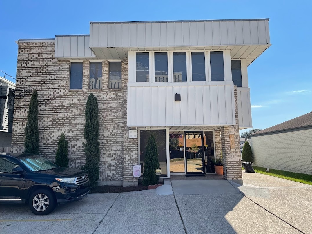 3527 Ridgelake Dr, Metairie, LA 70002 Office Space One Block Off N
