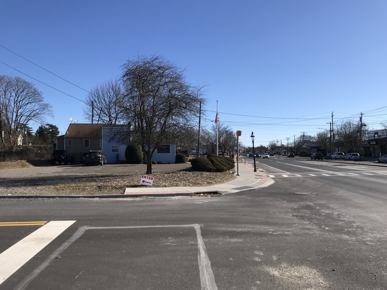 815 Horseblock Rd, Farmingville, NY for sale - Primary Photo - Image 1 of 3