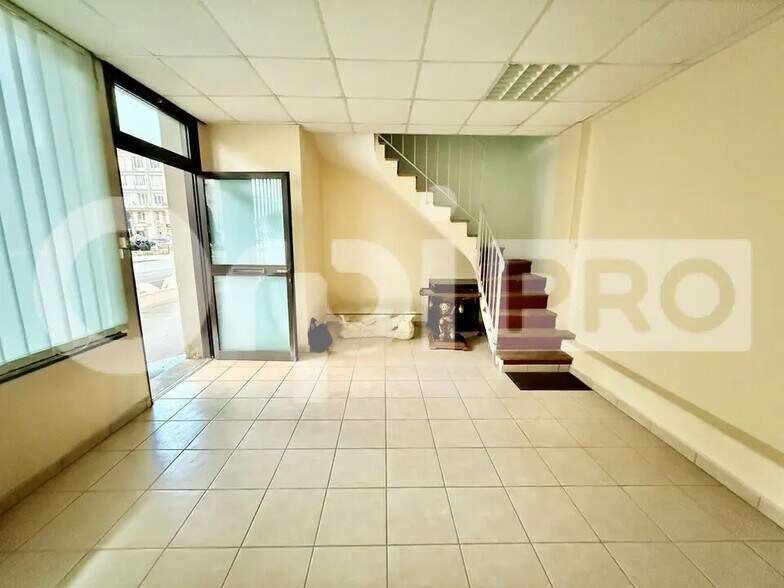 Office in Le Havre for lease - Interior Photo - Image 3 of 6