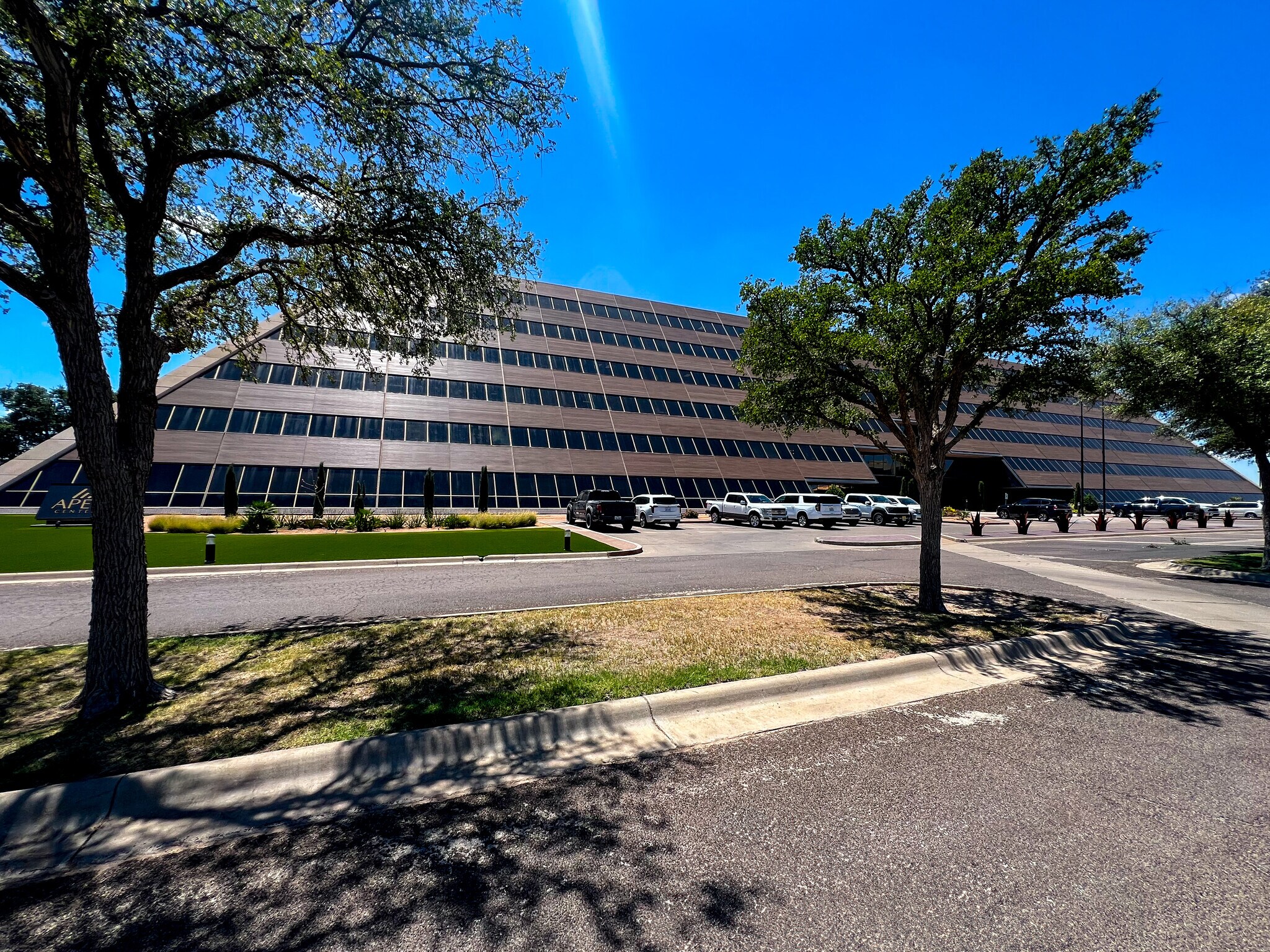 15 Smith Rd, Midland, TX for sale Building Photo- Image 1 of 1