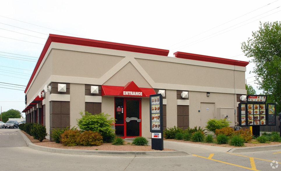 3048 Douglas Ave, Racine, WI for lease - Building Photo - Image 2 of 6