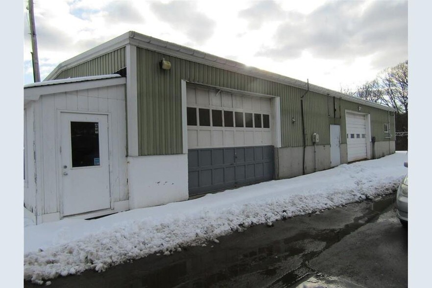 10 Lambert Ave, Cumberland, RI for sale - Primary Photo - Image 1 of 1