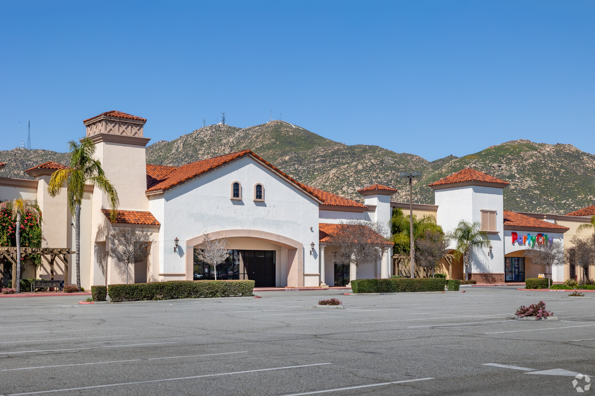 Hwy 60, Riverside, CA for lease Building Photo- Image 1 of 14