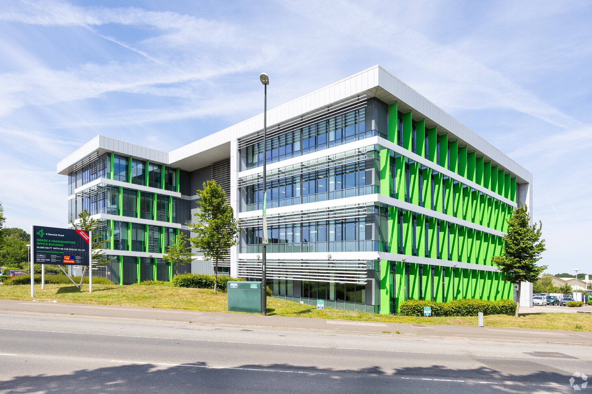 4 Gatwick Rd, Crawley for sale Primary Photo- Image 1 of 1