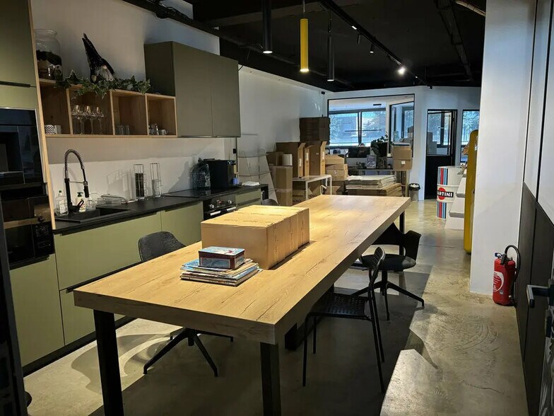 Office in Limonest for sale - Interior Photo - Image 2 of 7