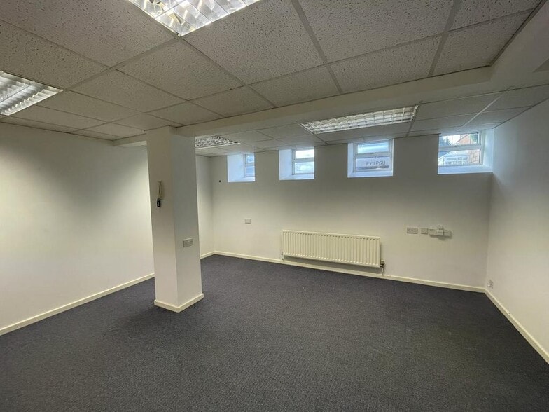 Whitebridge Ln, Stone for lease - Building Photo - Image 2 of 14