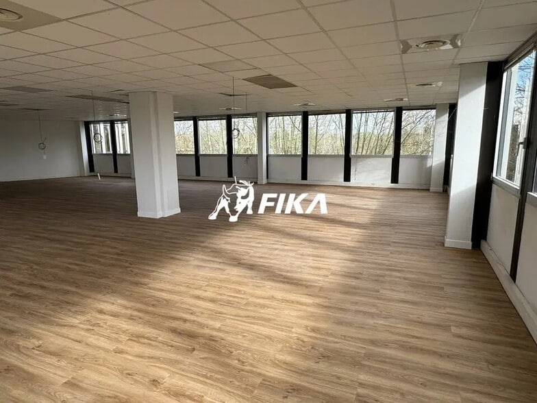 Office in Labège for lease - Interior Photo - Image 3 of 8