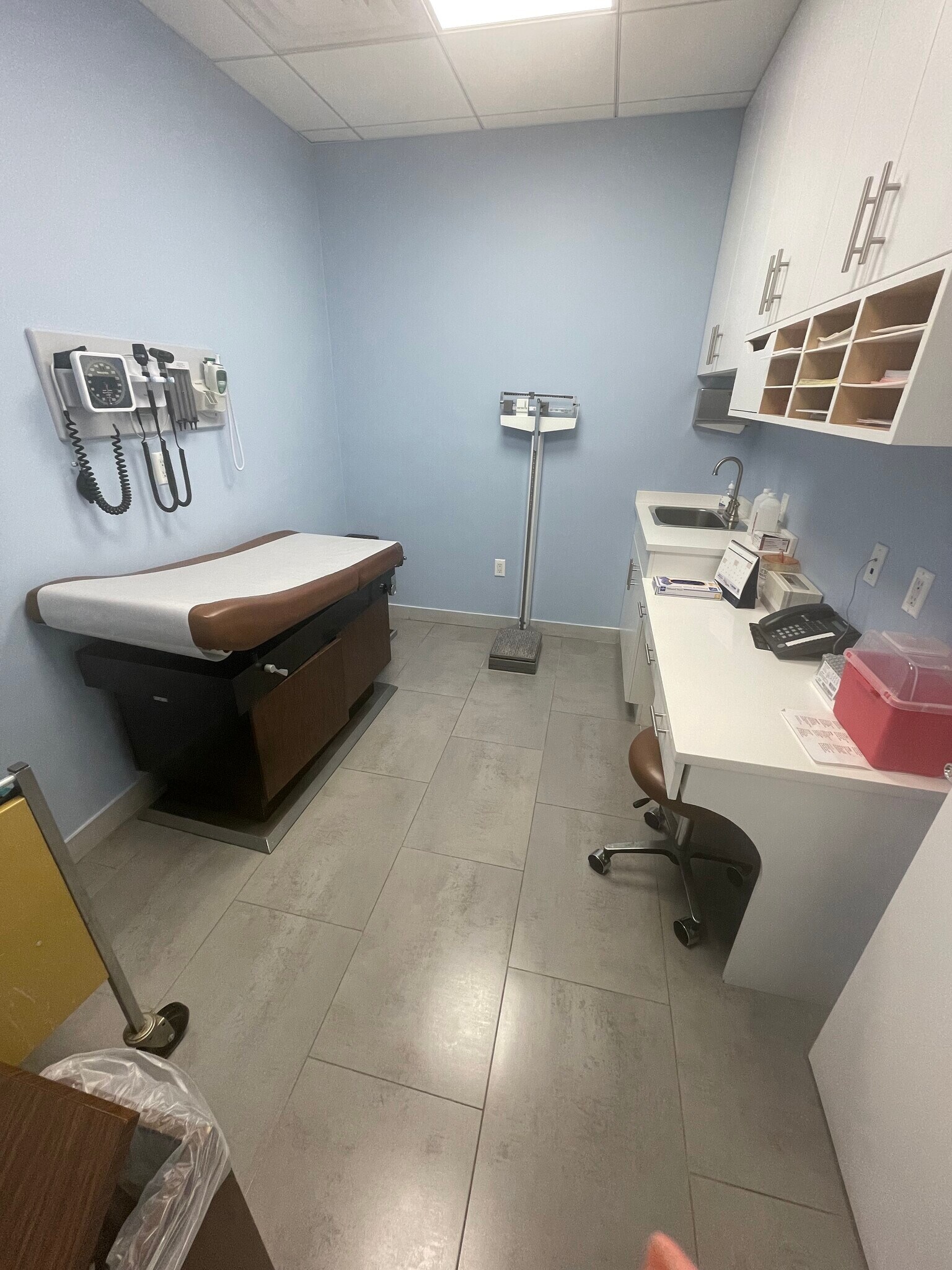 13668 Roosevelt Ave, Flushing, NY 11354 regular office, medical