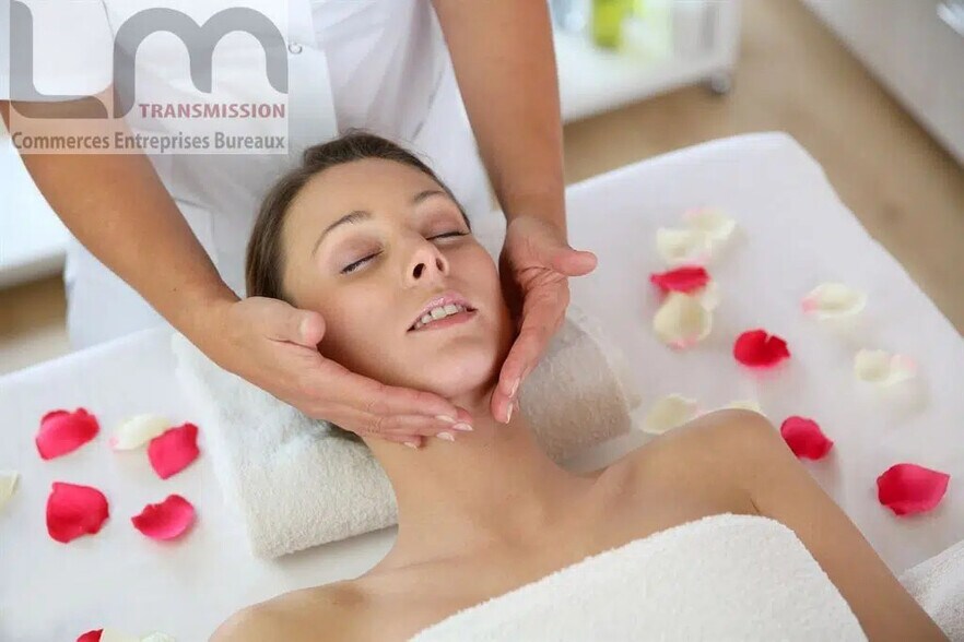 Retail in Boulogne-Billancourt for lease - Interior Photo - Image 2 of 4