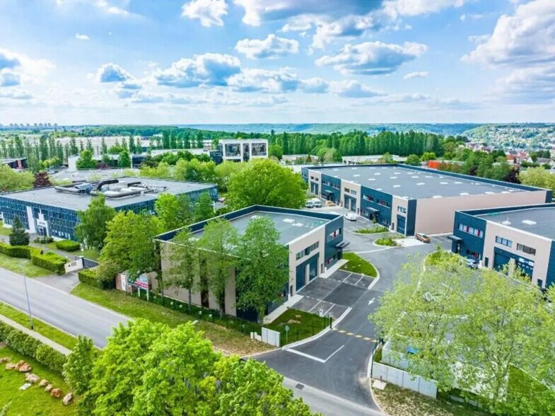 Office in Villebon-sur-Yvette for lease - Aerial - Image 1 of 12