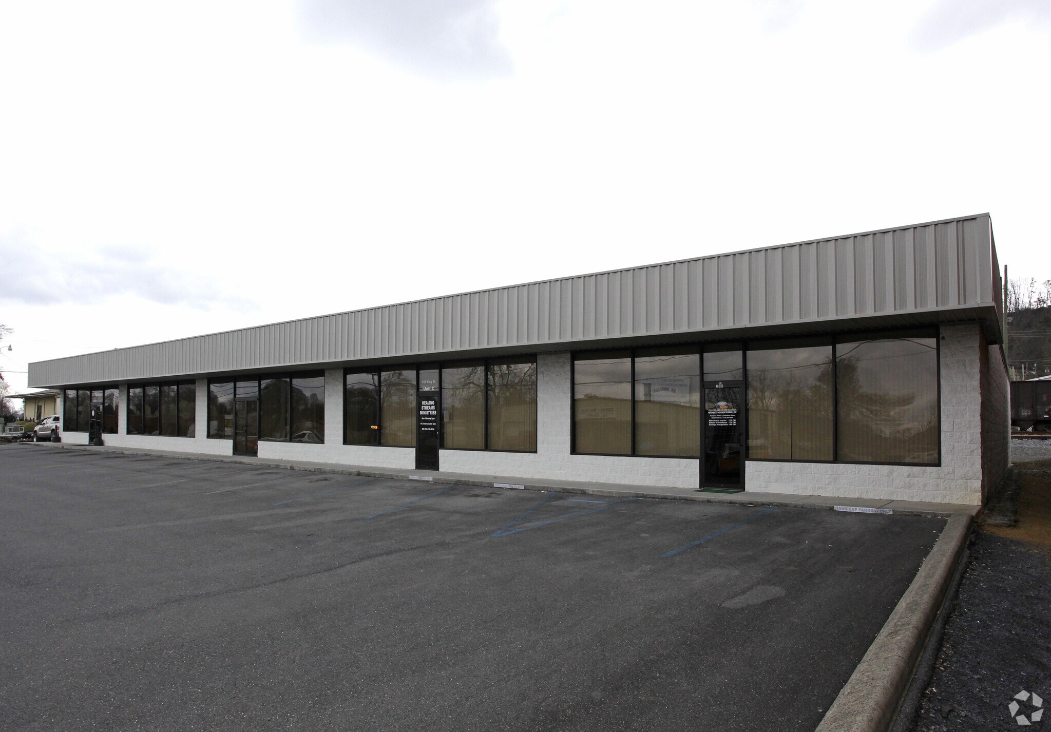 210 S King St, Calhoun, GA for sale Primary Photo- Image 1 of 1