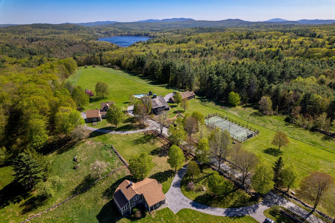 248 Huntington Rd, Henniker, NH for sale Primary Photo- Image 1 of 1