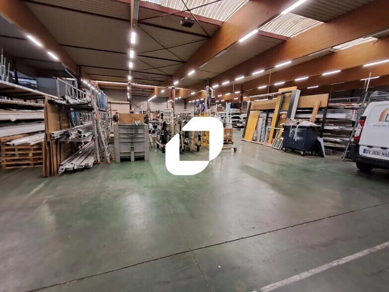 Office in Fretin for lease - Interior Photo - Image 1 of 5