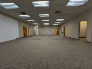 3130 Chatham Rd, Springfield, IL for lease Interior Photo- Image 2 of 20