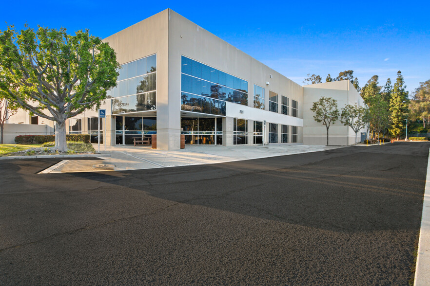 691-701 Burning Tree Rd, Fullerton, CA for lease - Building Photo - Image 1 of 5