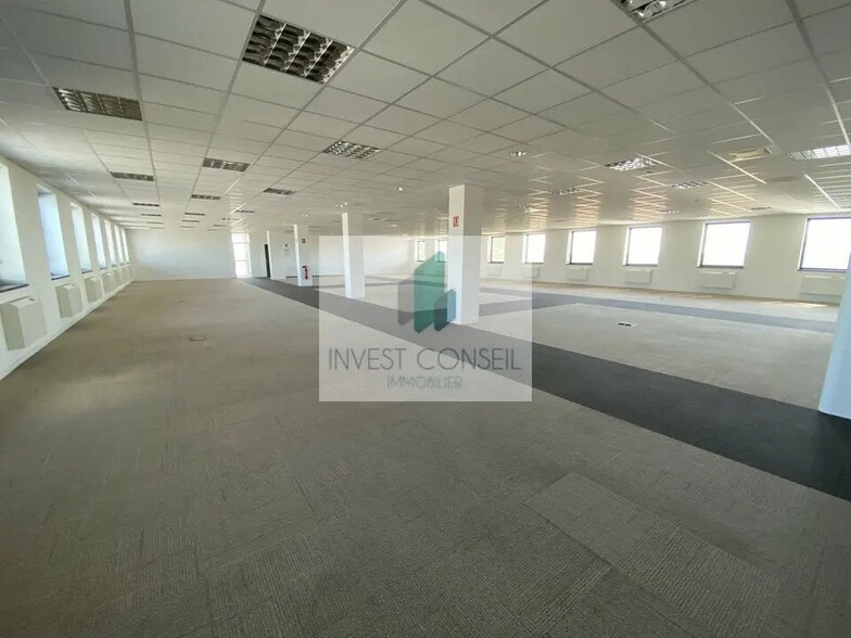 Office in SAINT-OUEN-L'AUMONE for lease - Building Photo - Image 3 of 7