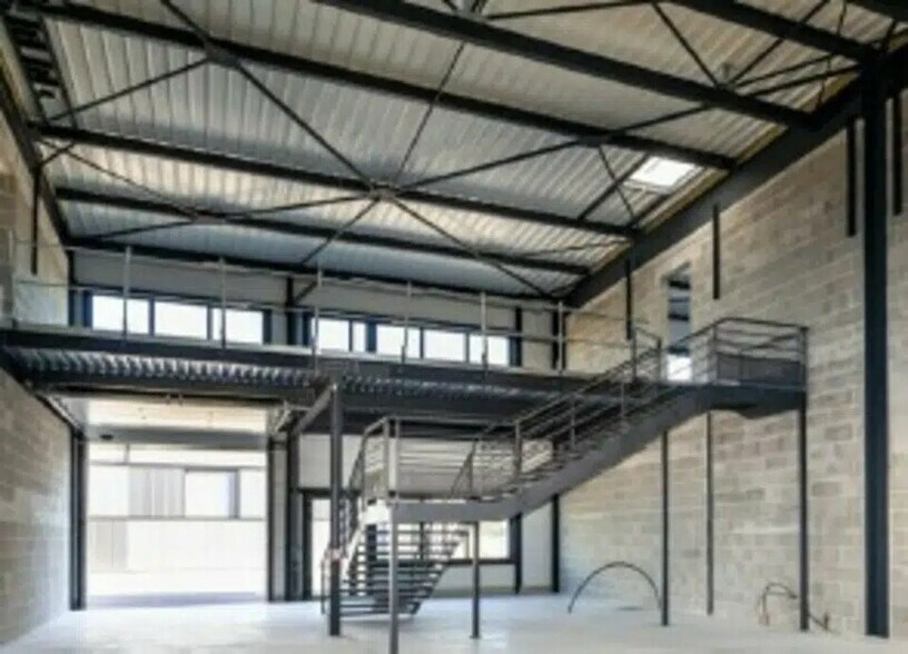 Flex in Groslay for sale - Building Photo - Image 3 of 8