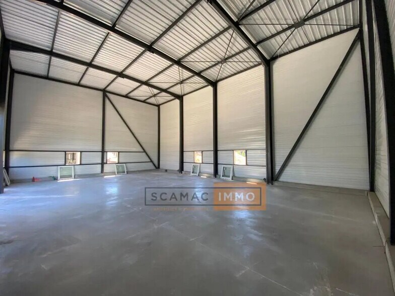 Industrial in Brignoles for lease - Interior Photo - Image 3 of 4