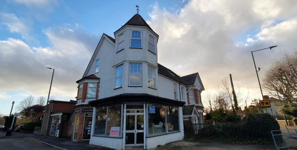 Ridgway Rd, Farnham, GU9 8UZ