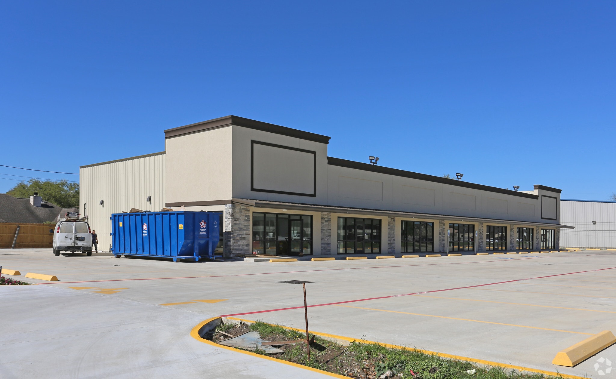 2370 Nall St, Port Neches, TX for sale Primary Photo- Image 1 of 1