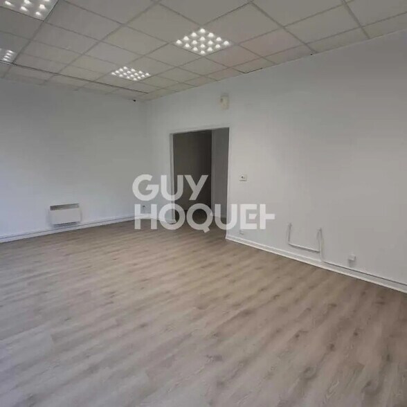 Retail in Soissons for lease - Interior Photo - Image 3 of 9