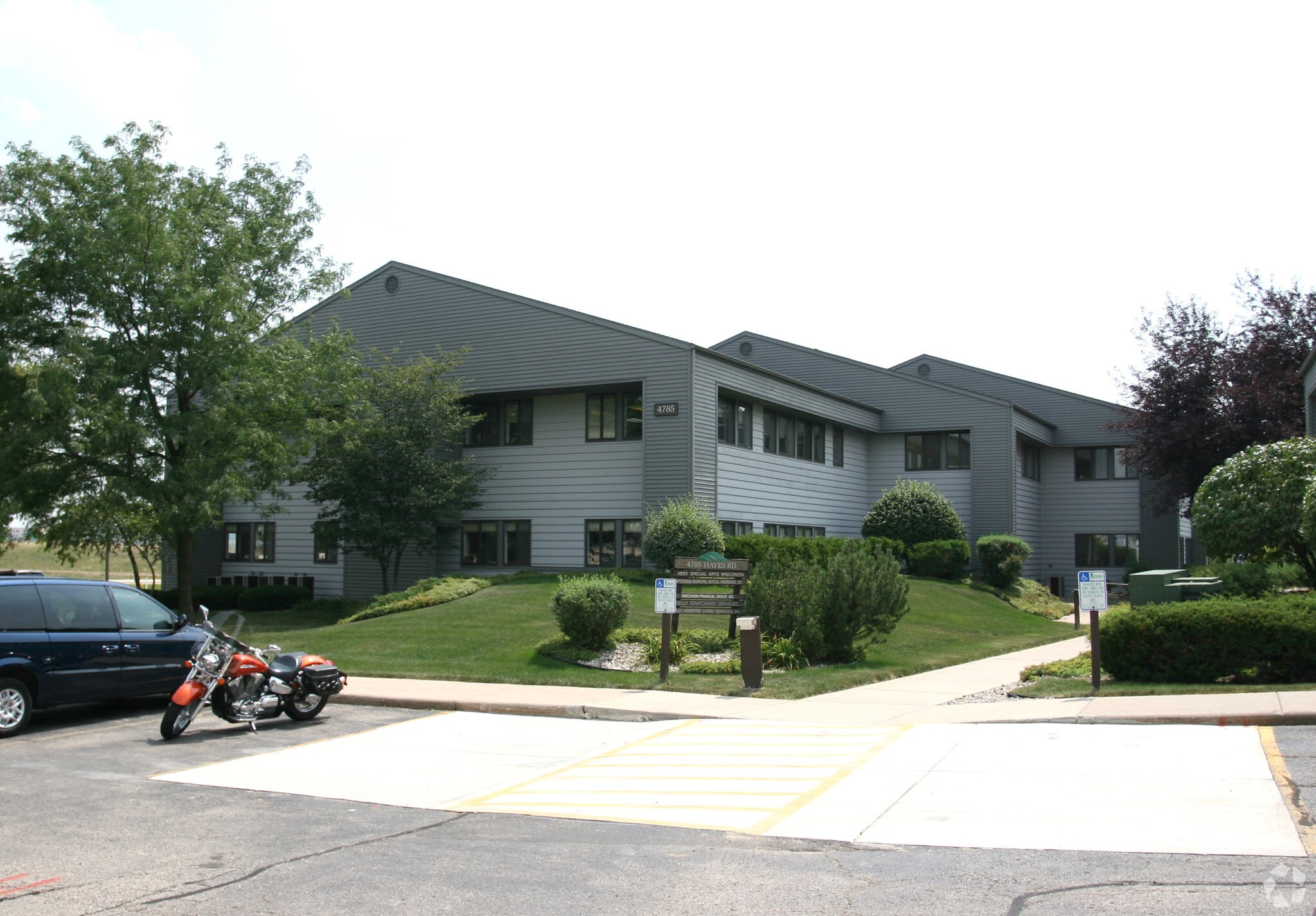 4781 Hayes Rd, Madison, WI 53704 Midwest Office Park