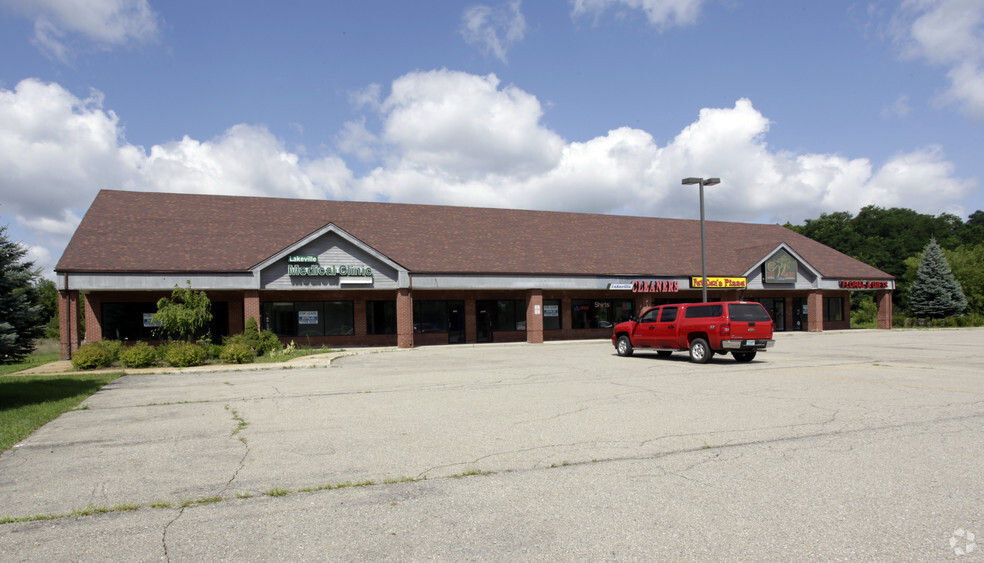 705-719 Rochester Rd, Leonard, MI for lease - Building Photo - Image 3 of 4