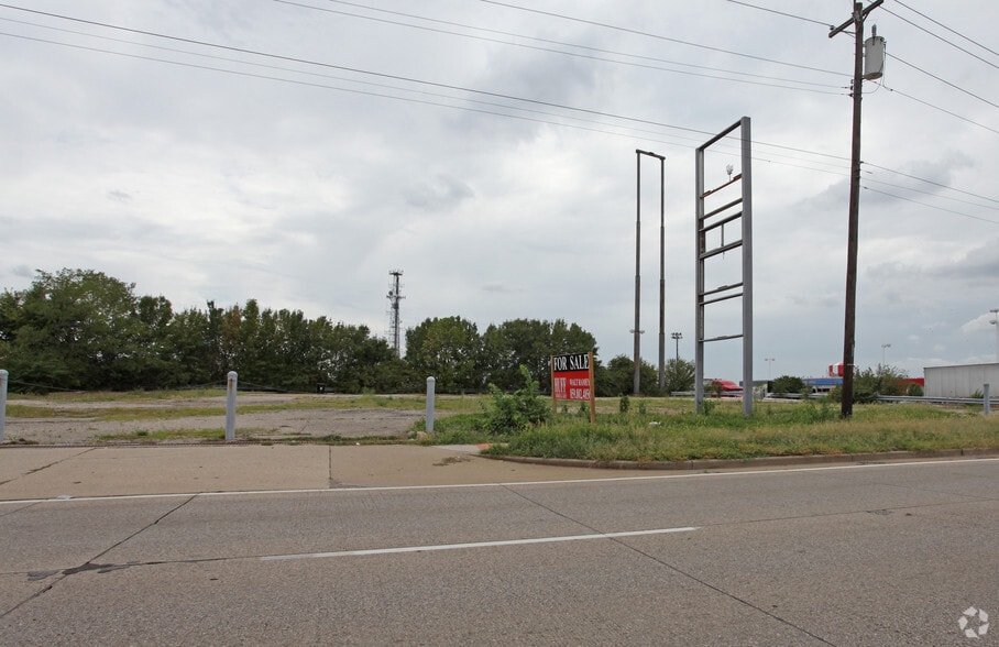 7681 Burlington Pike, Florence, KY for sale - Building Photo - Image 3 of 3